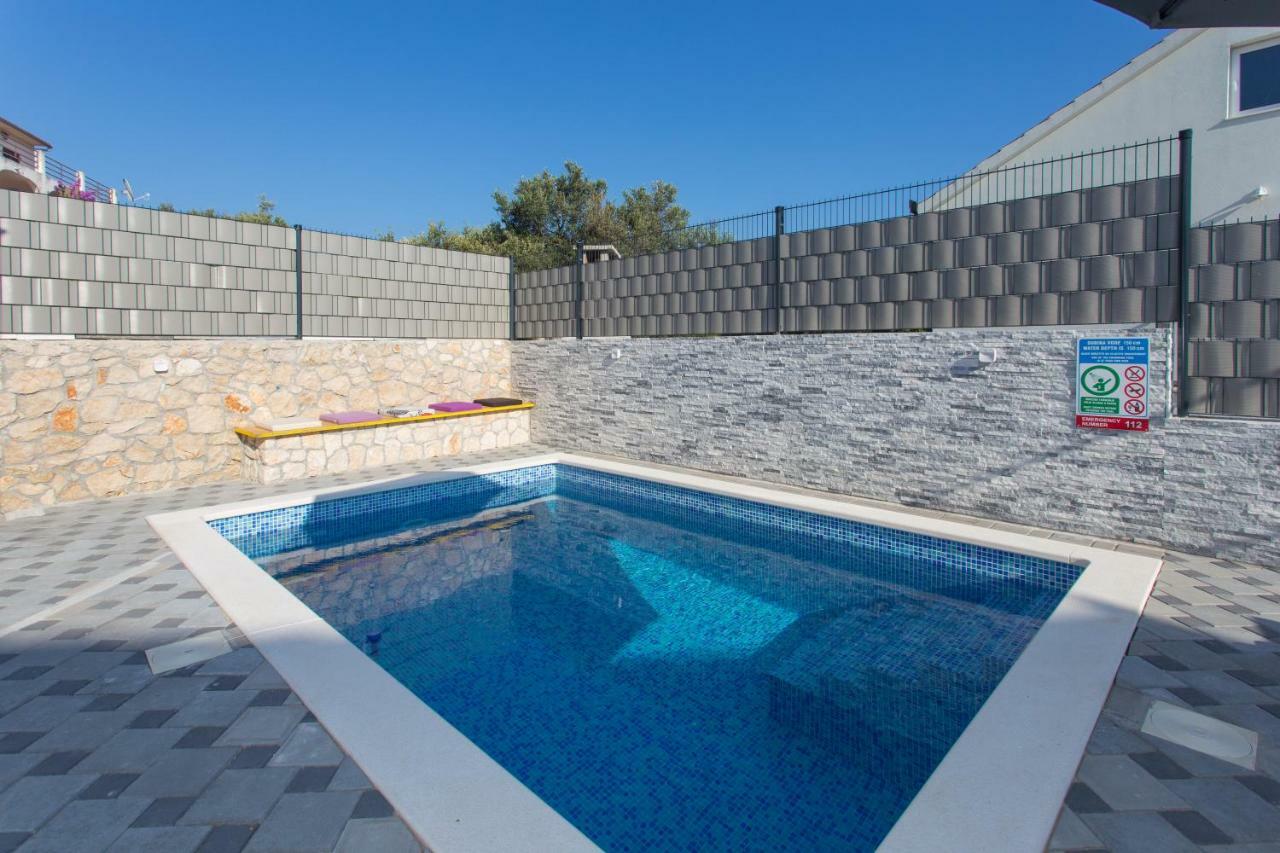 Villa Supuk Vinisce Exterior photo