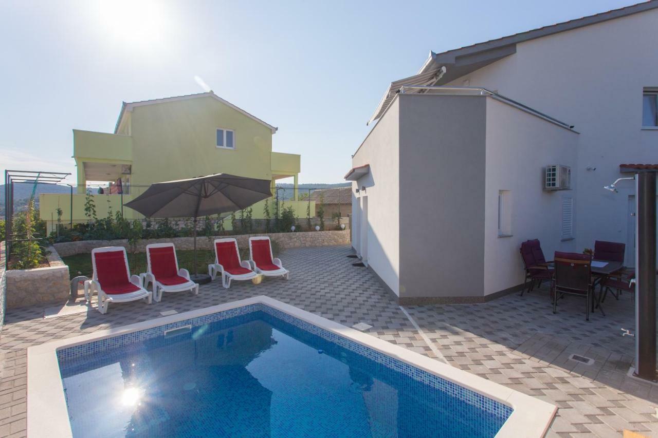 Villa Supuk Vinisce Exterior photo
